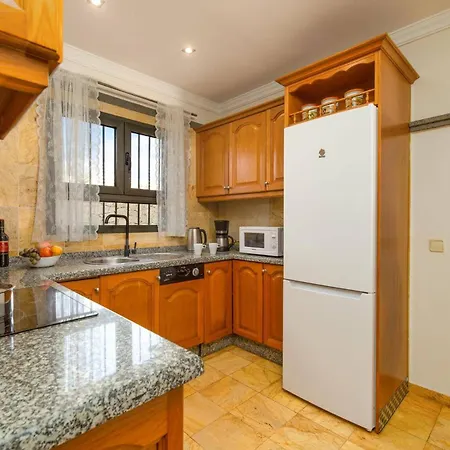 Вилла Alhambra By