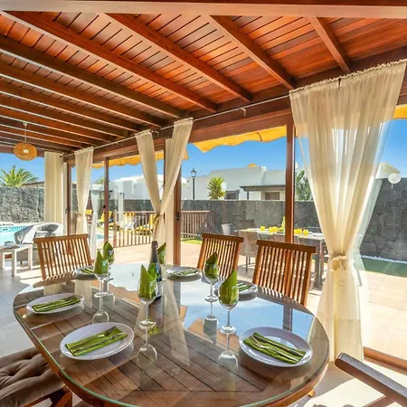 فيلة Alhambra By *