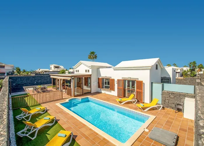 Alhambra By וילה *